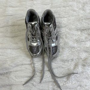 Wedge sneakers leather preowned good condition size 6